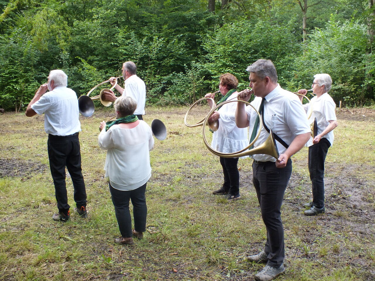 Hoernerklang am Wegesrand